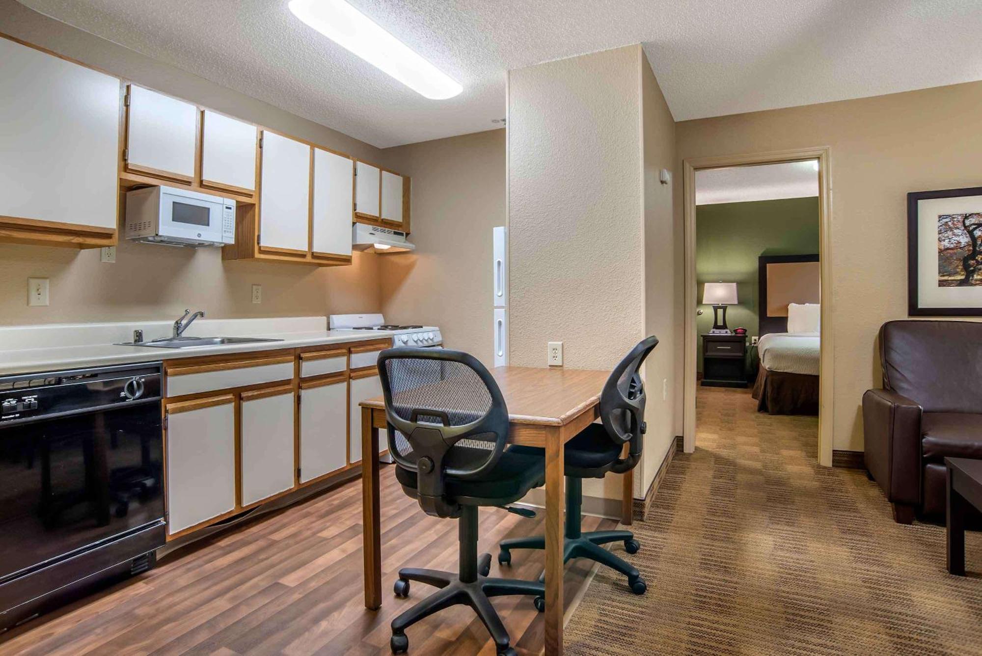 Extended Stay America Suites - Oklahoma City - Northwest Екстериор снимка