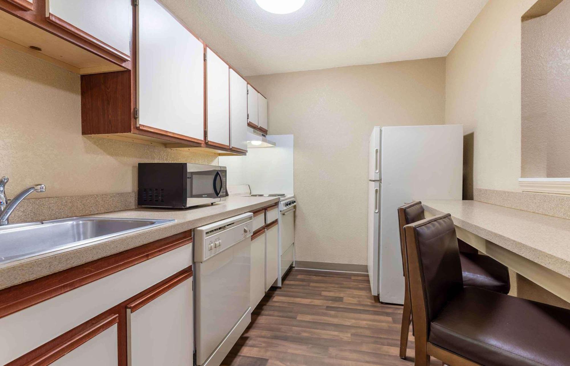 Extended Stay America Suites - Oklahoma City - Northwest Екстериор снимка